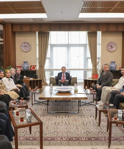 Kütahya’da gençlik zirvesi: Vali Musa Işın öğrencileri ağırladı