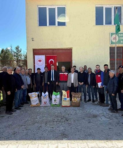 Kütahya'da Tarımsal Atılım: Çavdarhisarlı Üreticilere Yüzde 75 Hibeli Tohum Müjdesi