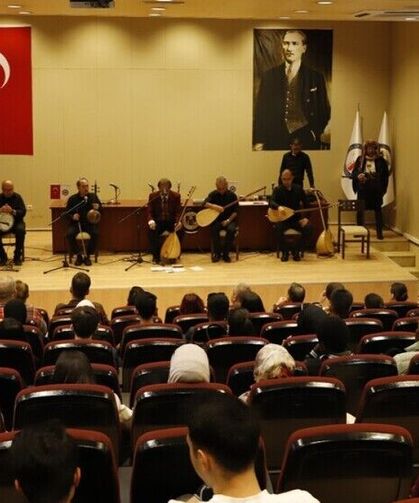 Kütahya’nın sesi yükseldi: DPÜ’de türkü ve oyunlarla unutulmaz gece