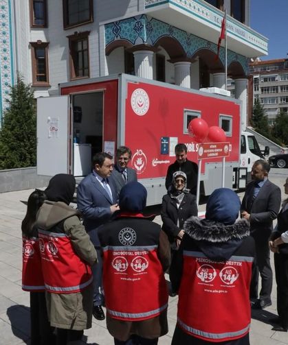 Vali Musa Işın'dan mobil sosyal hizmet aracına yakın takip