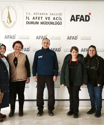 Kütahya’da yürek ısıtan hareket: Kadınlardan AFAD’a destek