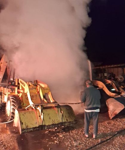 Kütahya’da İş makineleri kül oldu
