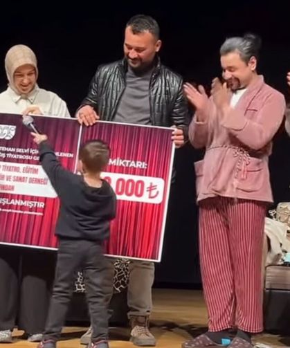 Kütahya’da Sahne Umuda Açıldı: 400 Bin TL’lik Dev Bağış