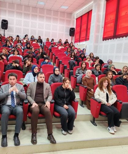 Emet MYO’da çocuk gelişimi alanında önemli konferans