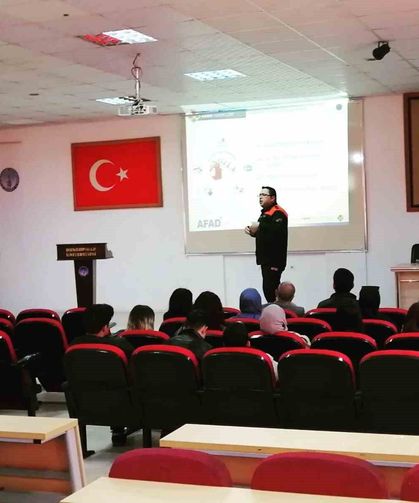 Şaphane MYO’da öğrencilere KBRN farkındalığı anlatıldı