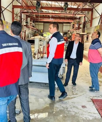 Gediz'de kurban kesim alanlarında denetimler sürüyor
