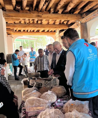 Şaphane'de Hayır İçin Tek Yürek Oldular
