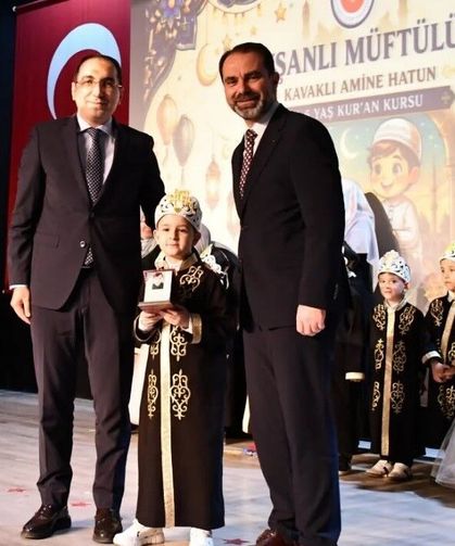 Kur’an kursu öğrencilerinden duygulandıran final