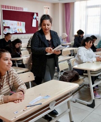 MEB’ten yeni proje: Veliler de okula gidecek