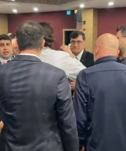 Kütahya Meclisi Karıştı! Meclis Üyeleri Ayağa Kalktı, Kavganın Eşiğinden Dönüldü