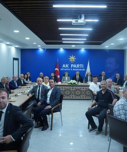 Ak Parti Genel Başkan Yardımcısı Yayman, Kütahya'da sanatçılarla bir araya geldi