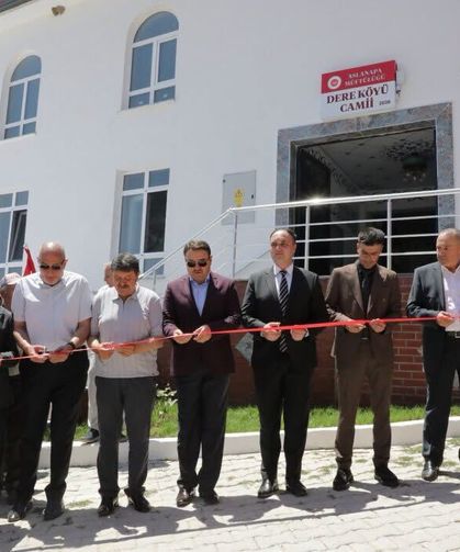 Aslanapa Dere Köyü Camii törenle ibadete açıldı