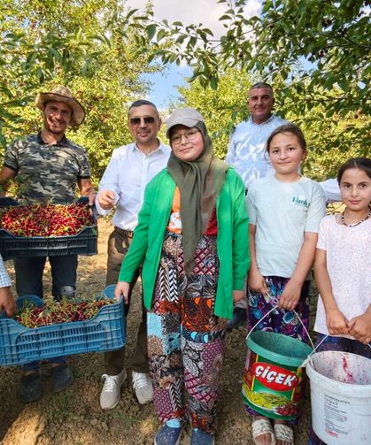 MHP heyeti Pazarlar ve Şaphane’de üreticilerle buluştu