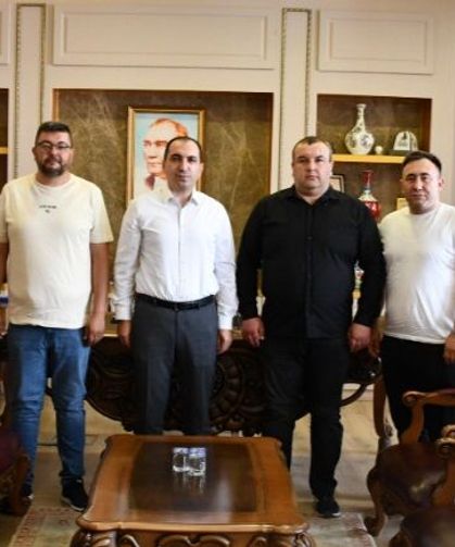 Amatör Spor Kulüpleri Federasyonu temsilcilerinden, Kaymakam Özdemir'e ziyaret