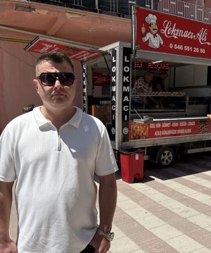 Kütahya'nın komşusunda bir garip kutlama: Boşandığı için binlerce kişilik lokma dağıttı