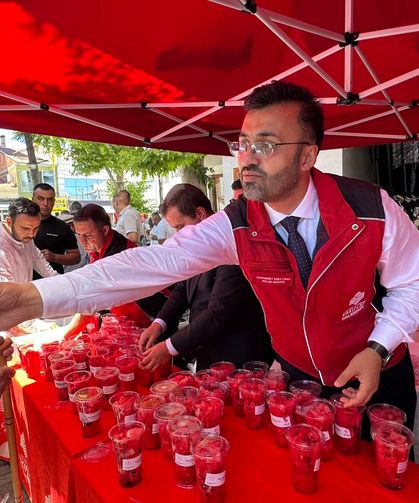 Kütahya Vakıflar Bölge Müdürlüğünden Anlamlı İkram!
