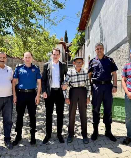 Hisarcık Kaymakamı Atam, yaşlı çiftin evine konuk oldu
