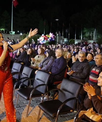 Dumlupınar’da zafer coşkusu geceye damga vurdu