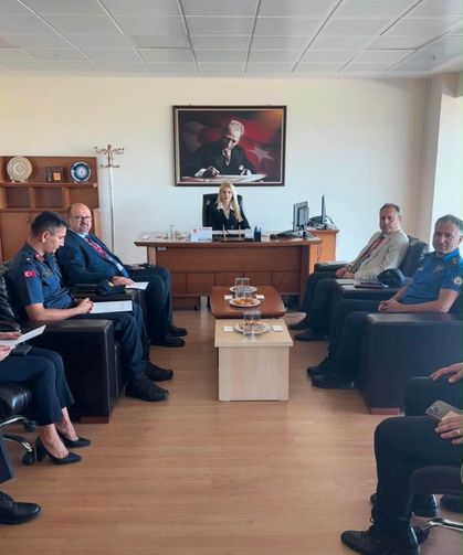 Altıntaş'ta Zafer Havalimanı Güvenlik Komisyonu Toplantısı düzenlendi