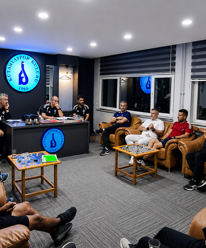 Kütahyaspor 1966 Akademi’de Altyapı Hocaları Gelecek İçin Buluştu