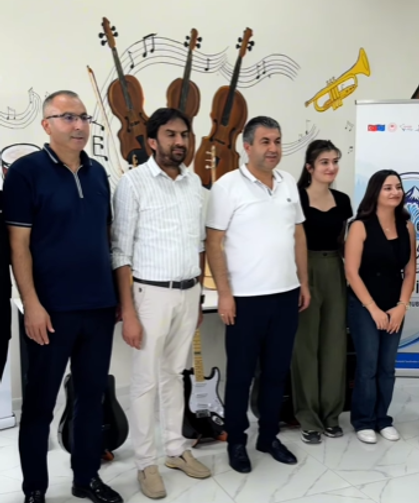 Gediz’de gençlere sanat desteği! Gençlik Merkezi’ne müzik aletleri kazandırıldı