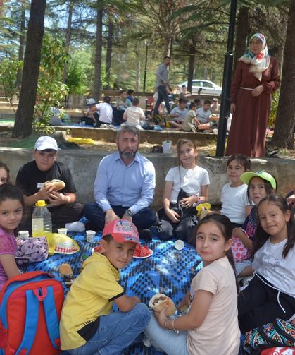 Tavşanlı'da yaz Kur’an Kursu öğrencileri piknikte buluştu