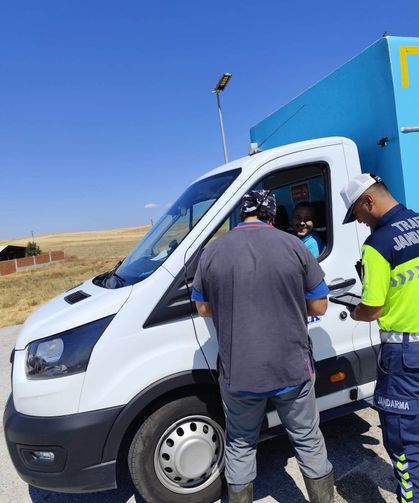 Kütahya’da Hayvan Taşıyan Araçlar Tek Tek Kontrol Edildi