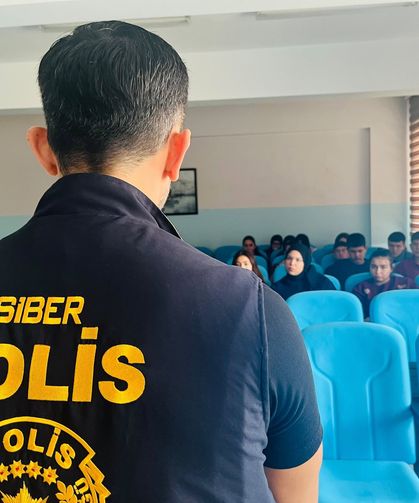 Kütahya’da öğrencilere siber güvenlik eğitimi