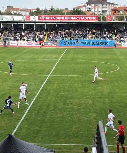 Mavi-lacivertliler kritik virajı geçti: Penaltı kaçtı, eşitlik sürüyor
