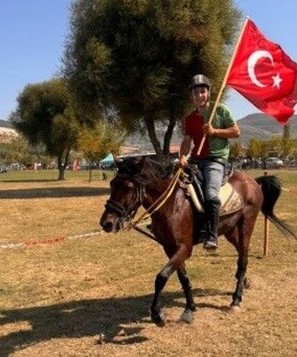 Rahvan At Yarışlarında şampiyon Tavşanlı'yı temsil eden "Kuyumcu" isimli at oldu