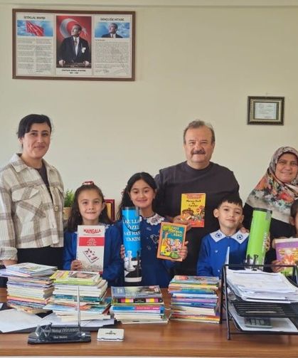 Kütahya'da 348 okula ulaşan kitap seferberliğiyle binlerce çocuğa umut oldu