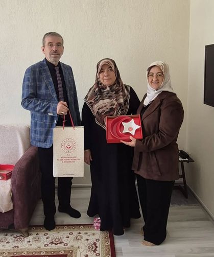 Kütahya'da şehit İsa Özbek'in ailesine anlamlı ziyaret