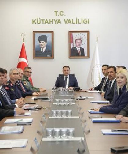 Kütahya'da İl Güvenlik ve Asayiş Toplantısı gerçekleştirildi: ''Şehrimizin huzuru önceliğimizdir''