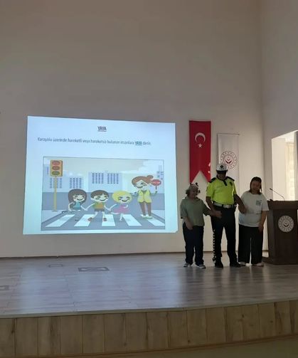 Kütahya’da engelli bireylere trafik kuralları eğitimi verildi