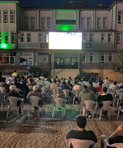 Domaniç’te milli maç heyecanı dev ekrana taşınıyor