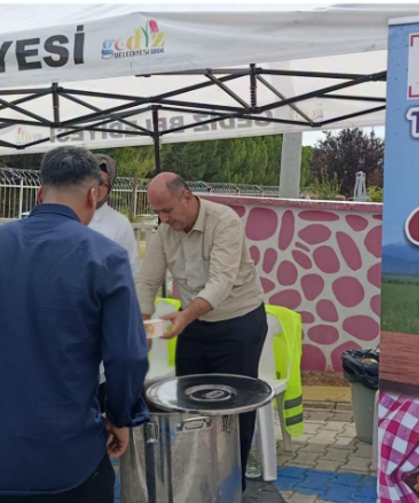 Gediz'e gelen öğrenciler ve aileleri için karşılama etkinliği düzenlendi