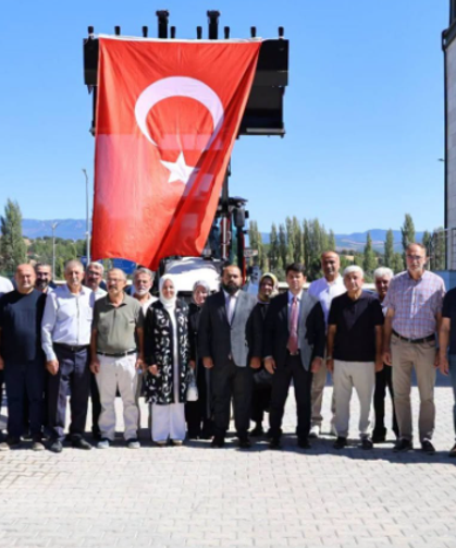 Gediz'e köy hizmetleri için yeni ekipman kazandırıldı