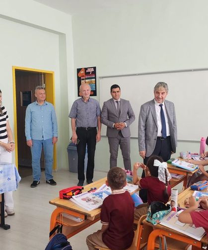 Kütahya İl Milli Eğitim Müdürü Mustafa Yılmaz, öğretmen ve öğrencilerle buluştu