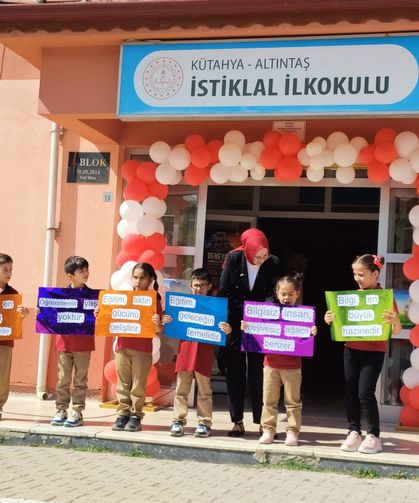 Altıntaş'ta İlköğretim Haftası Kutlama Programı İstiklal İlkokulunda gerçekleştirildi