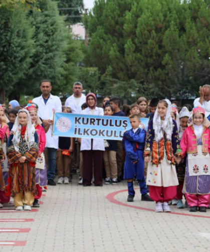 Gediz'de İlköğretim Haftası Kutlama Programı düzenlendi