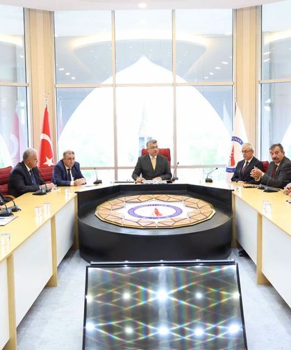 Kütahya’da üniversite ve iş dünyası mesleki eğitim için buluştu