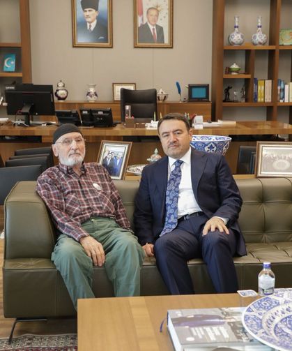 Kütahya Valisi Musa Işın, şehit babası Yıldırım ile bir araya geldi