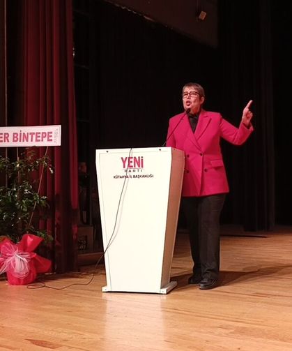 Zeliha Aksaz Şahbaz’dan Kütahya’daki kongrede dikkat çeken sözler: “CHP de bize ait”