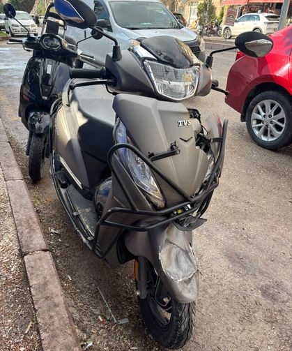 Kütahya'da cadde karıştı! Motosiklet, otobüse arkadan çarptı