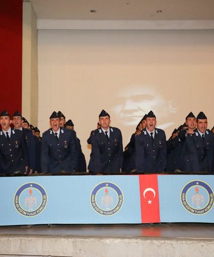 Kütahya Hava Er Eğitim Tugay Komutanlığı'nda 404’üncü Dönem Yedek Subayların yemin töreni gerçekleştirildi