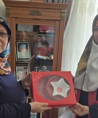 Kütahya Aile ve Sosyal Hizmetler İl Müdürlüğü personelinden şehit ailesine ziyaret