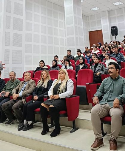 Emet MYO'da yeni öğrenciler için oryantasyon eğitimi düzenlendi