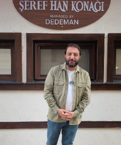 Oyuncu Bozdağ'dan Kütahya'da Şeref Han'a seçim desteği: ''Şeref abiye olabildiğince destek olun''
