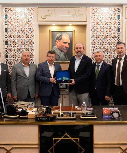 AK Parti Uşak Milletvekili Tuğrul'dan Tavşanlı Belediyesi'ne ziyaret