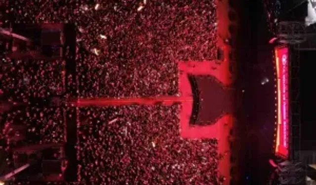 Komşu konserde coştu